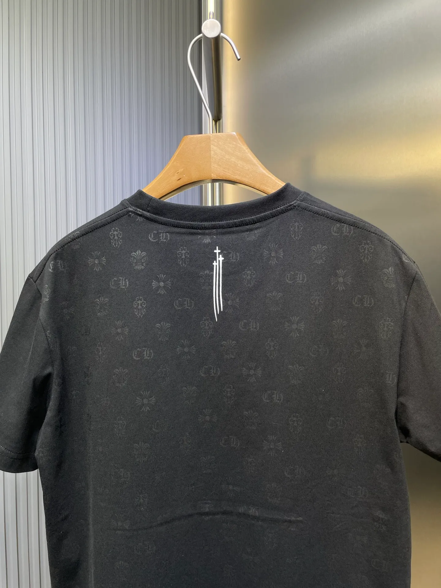 🅿️280 Chrome Hearts 🌟【Top Original】20th Anniversary Vegas Limited Short Sleeves Process description: The fabric is made of 26-woven 200g cotton, ready-to-wear washing process, the printing uses ink printing process + photo glue process, the overall routing is straight and delicate, the fabric is comfortable and soft, the color is consistent and no color difference. It can be matched with the same style to create a fashionable look, control various occasions, customized accessories, complete three standards, the same style for men and women! ⚠️Color: black and white ⚠️Size: SML
